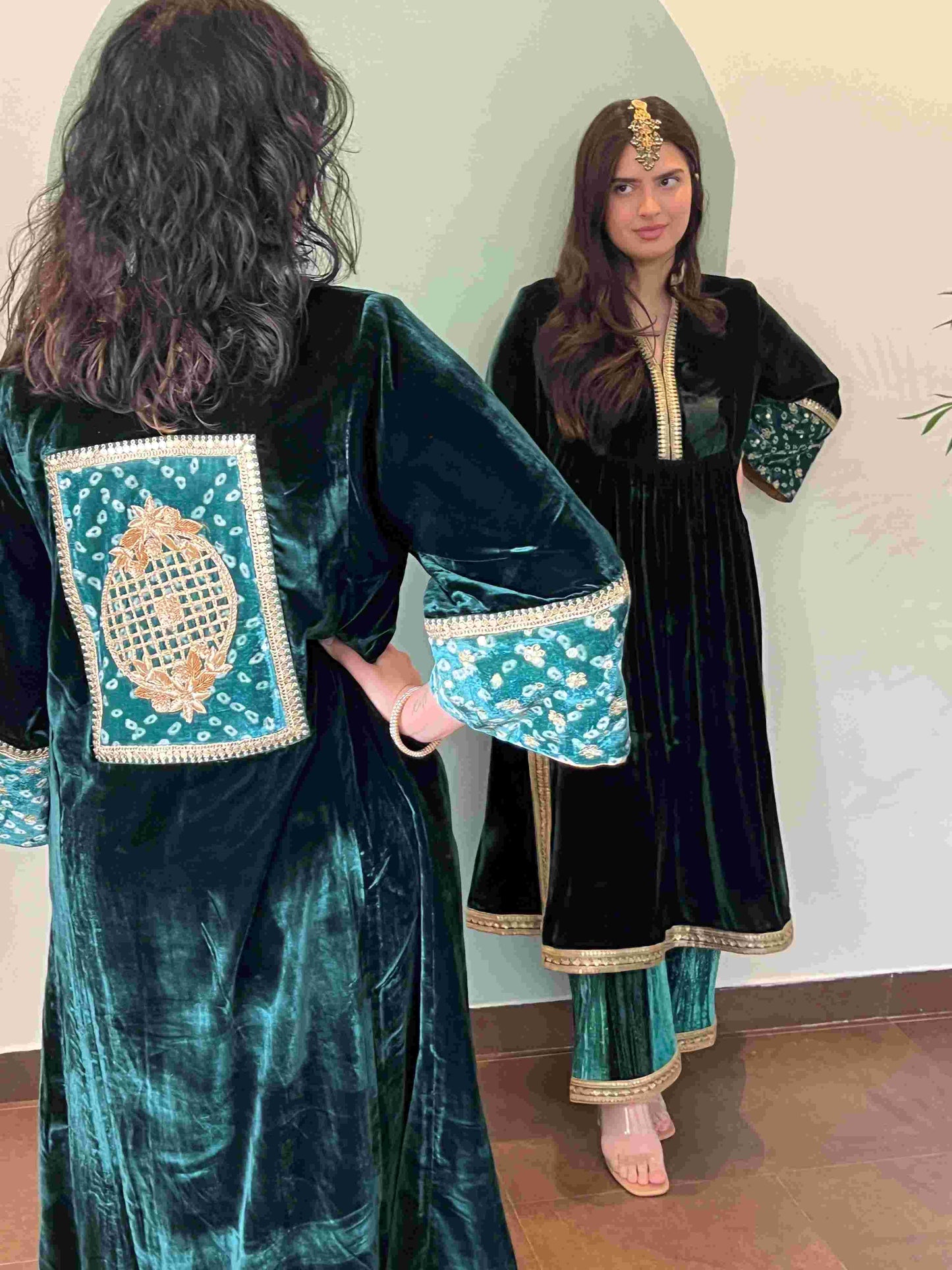 Kaahi makhmal and leheriya joda
