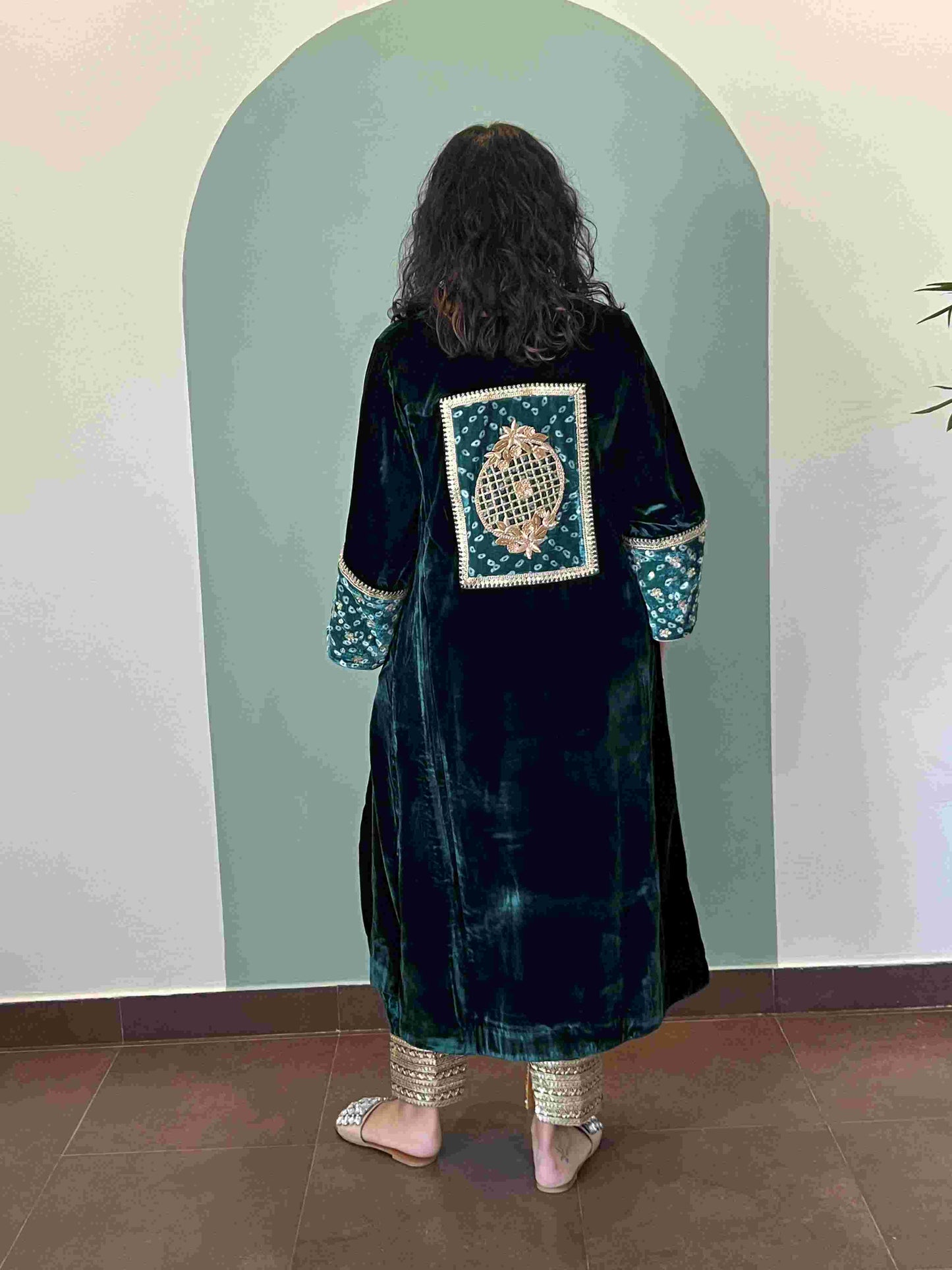 Kaahi makhmal and leheriya joda