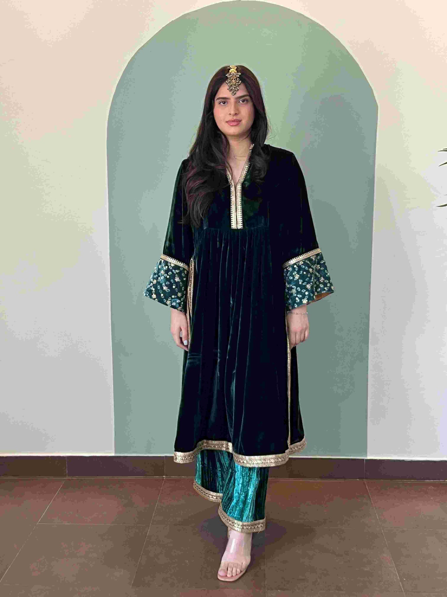 Kaahi makhmal and leheriya joda