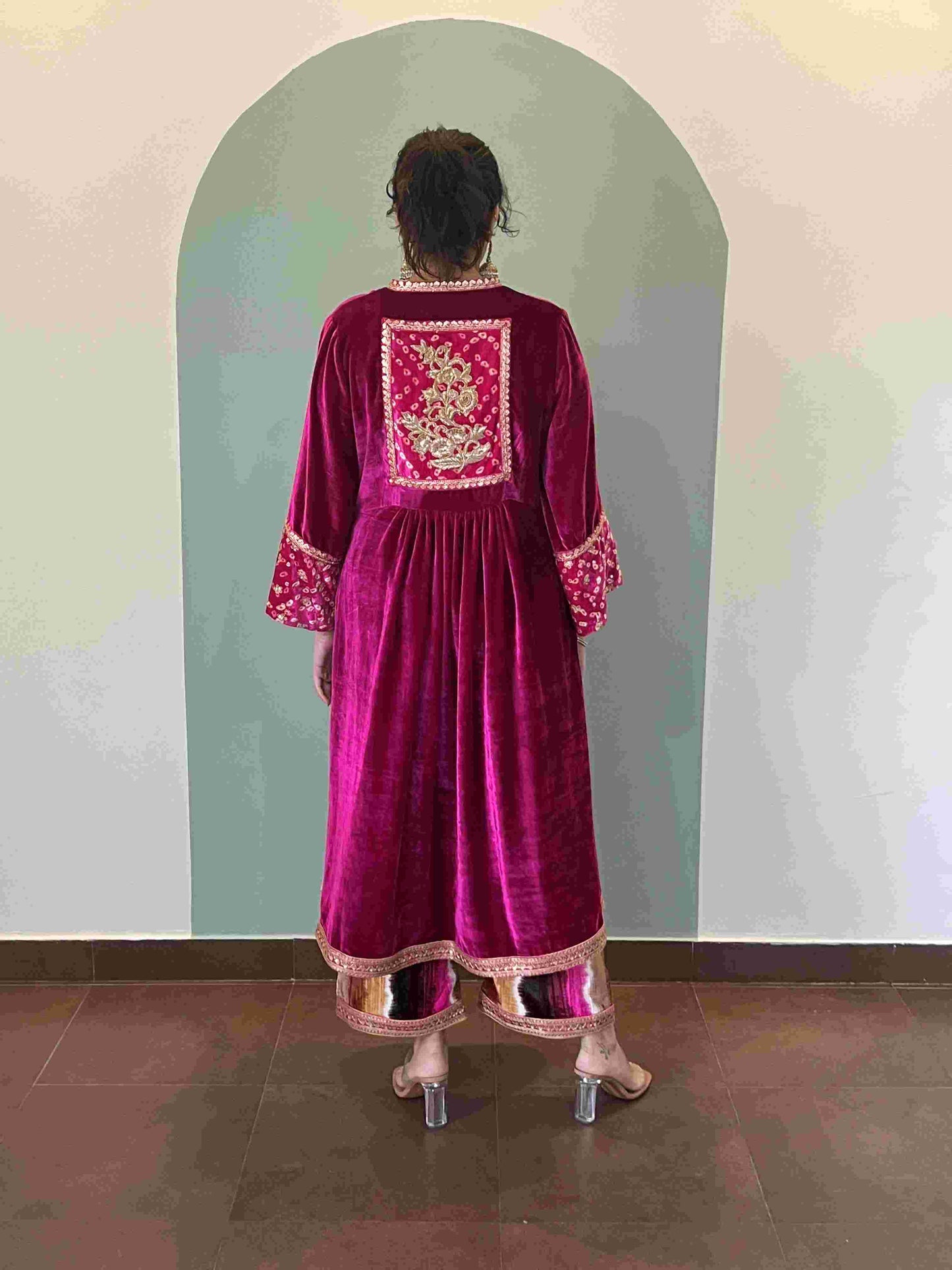 Magenta makhmal with Bandhani joda