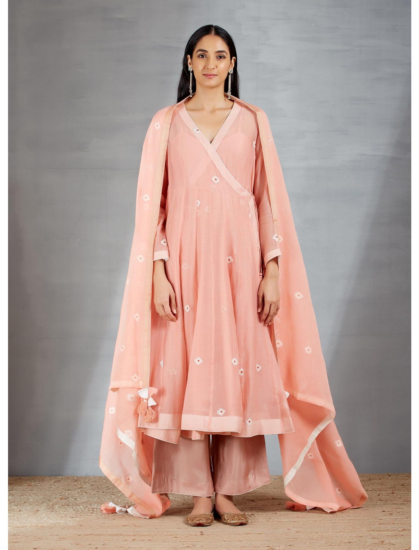 Dhakai joda in Peach