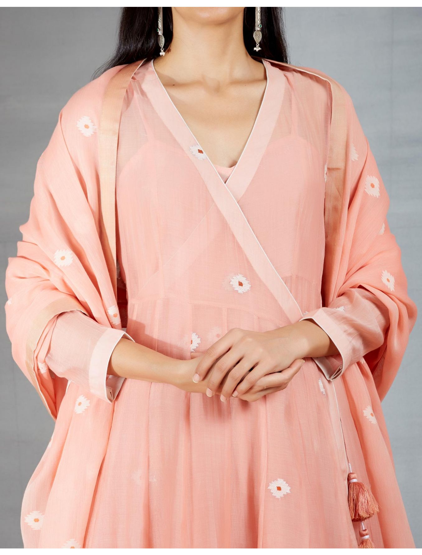 Dhakai joda in Peach