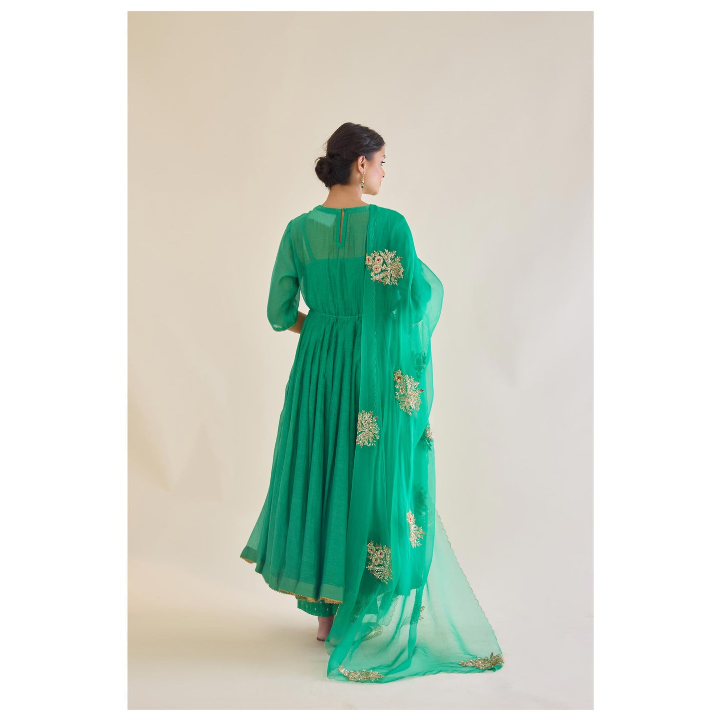 Noorjaahan Joda in Sabz emerald