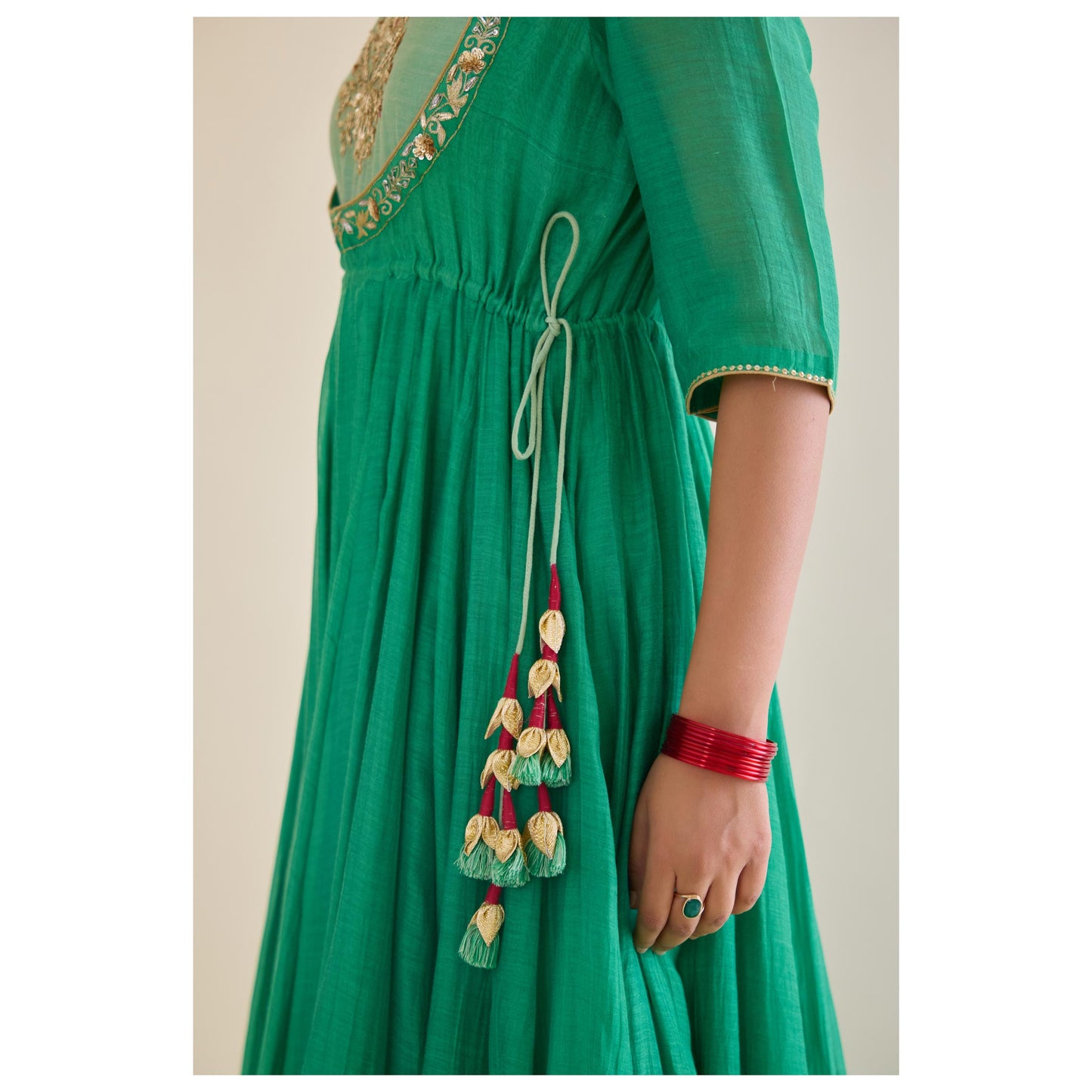 Noorjaahan Joda in Sabz emerald