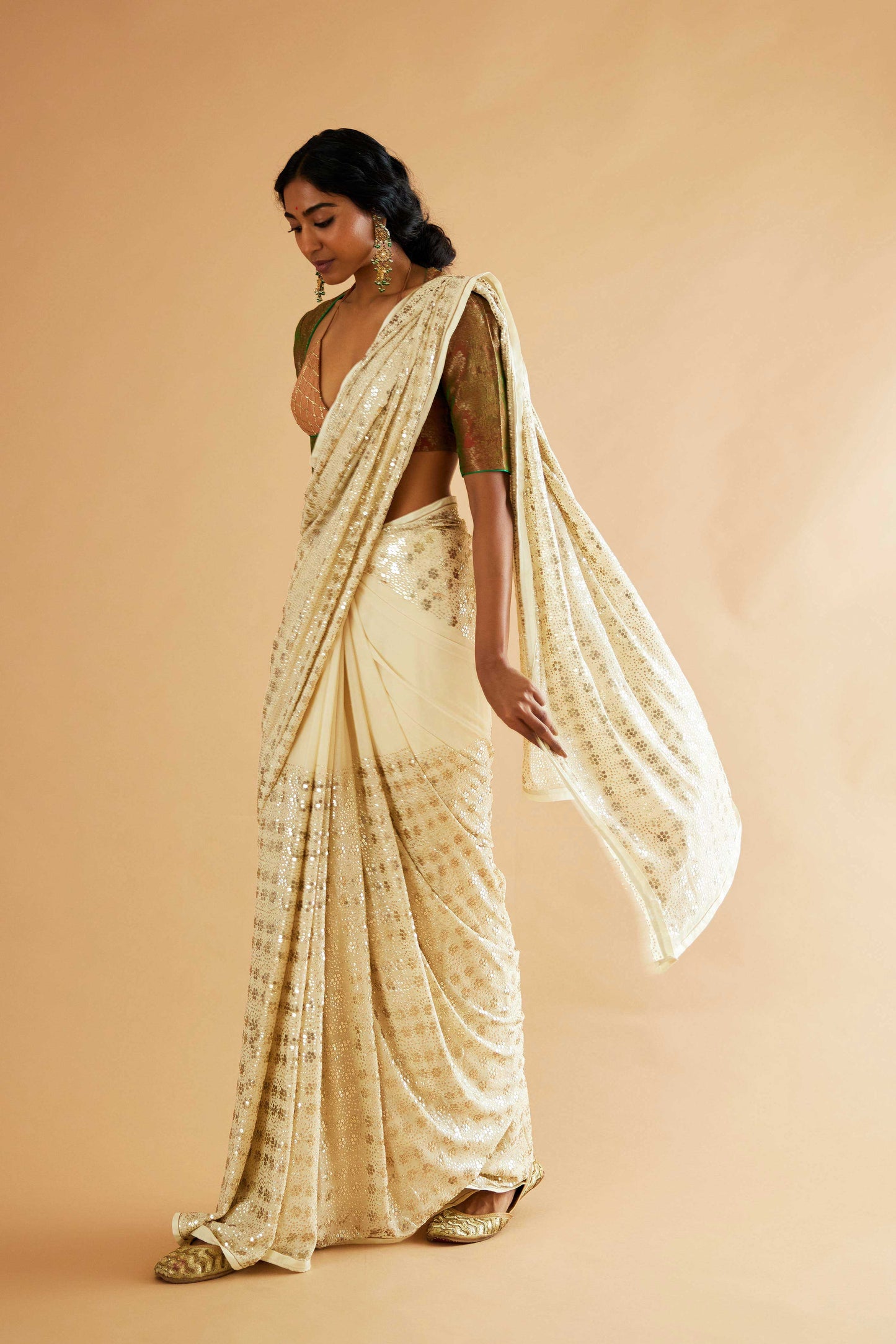 Jugnu Tara saree- Jhilmil Phool