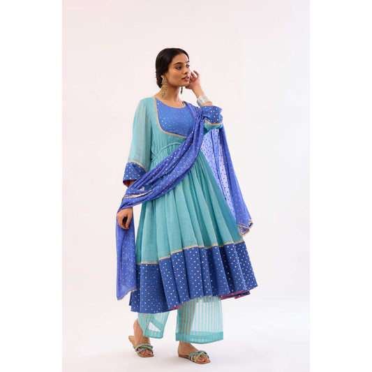 Namrata in Firozi and Neela