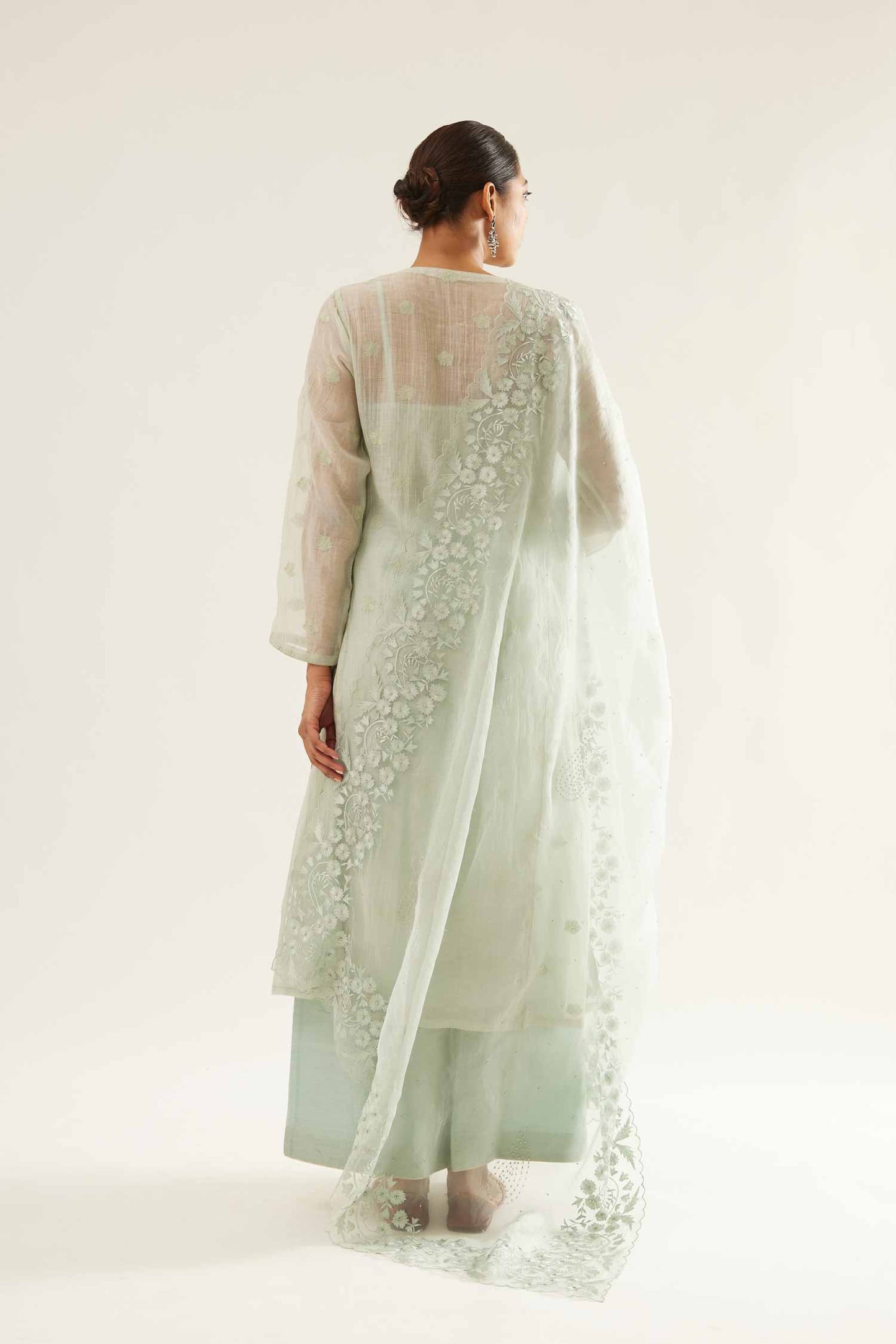 Shaista Chadi joda in sea green