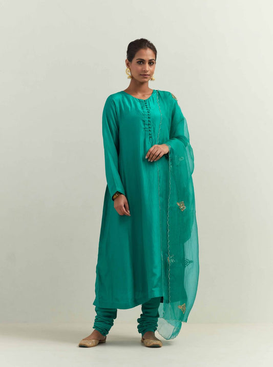 Mahmood Un Nisa- Neela